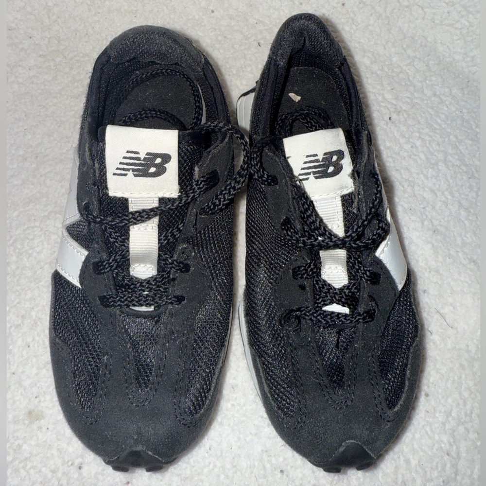 New Balance Kids Classic 327 V1 Sneaker | Size 12 | Black | White | - Picture 2 of 7